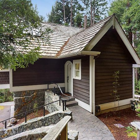 Serene Redwood Retreat アーケータ エクステリア 写真