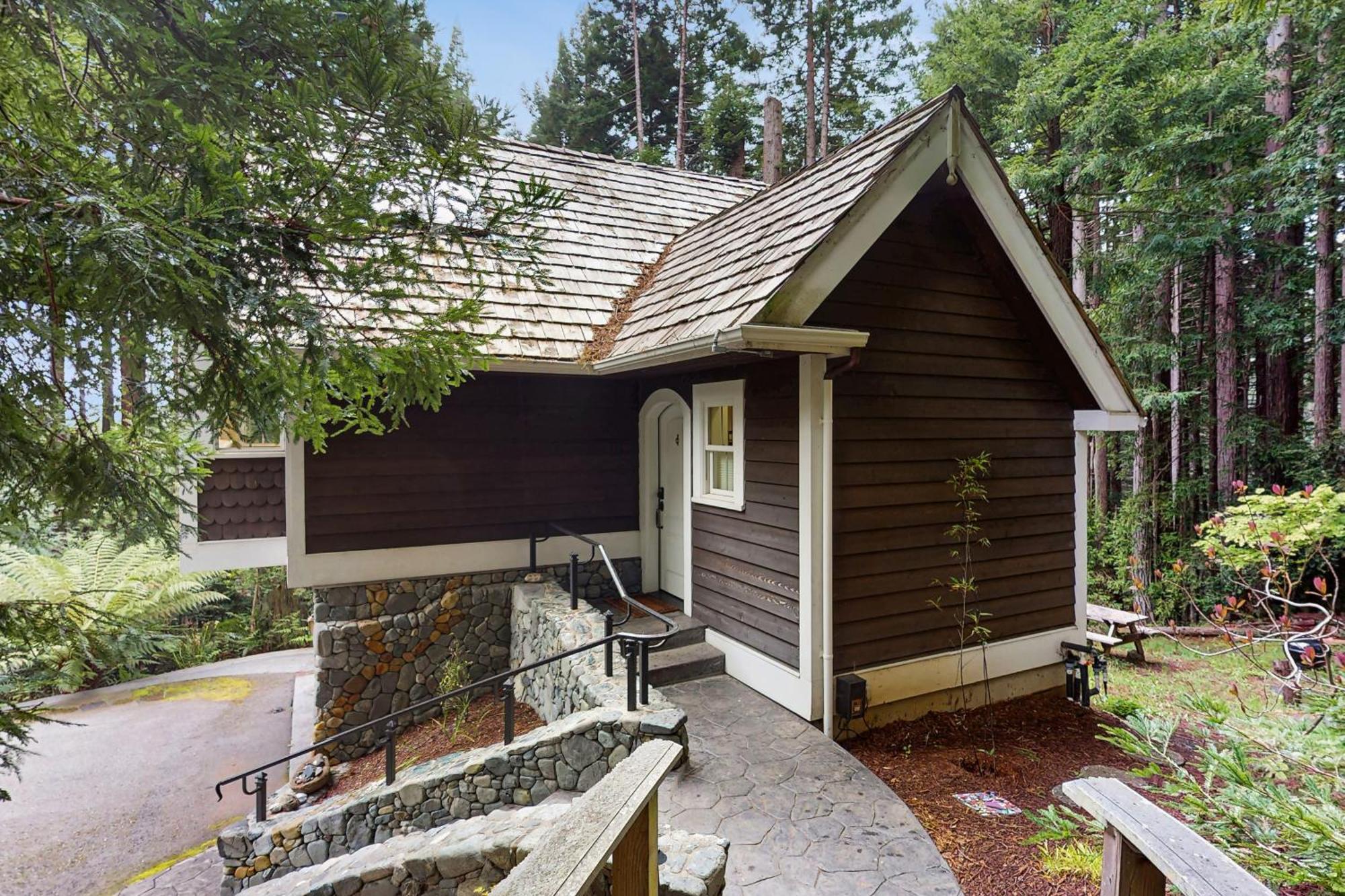 Serene Redwood Retreat アーケータ エクステリア 写真