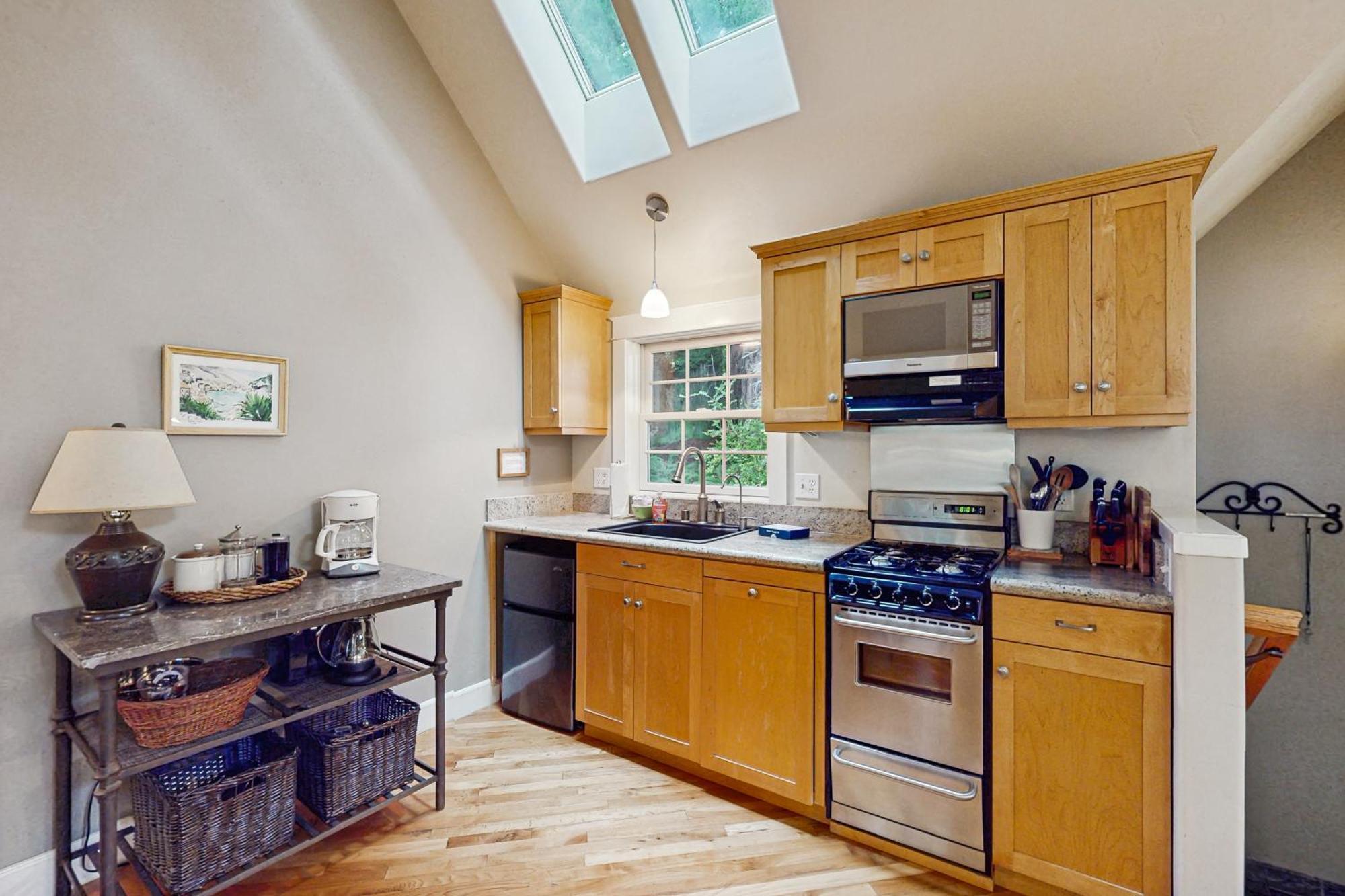 Serene Redwood Retreat アーケータ エクステリア 写真