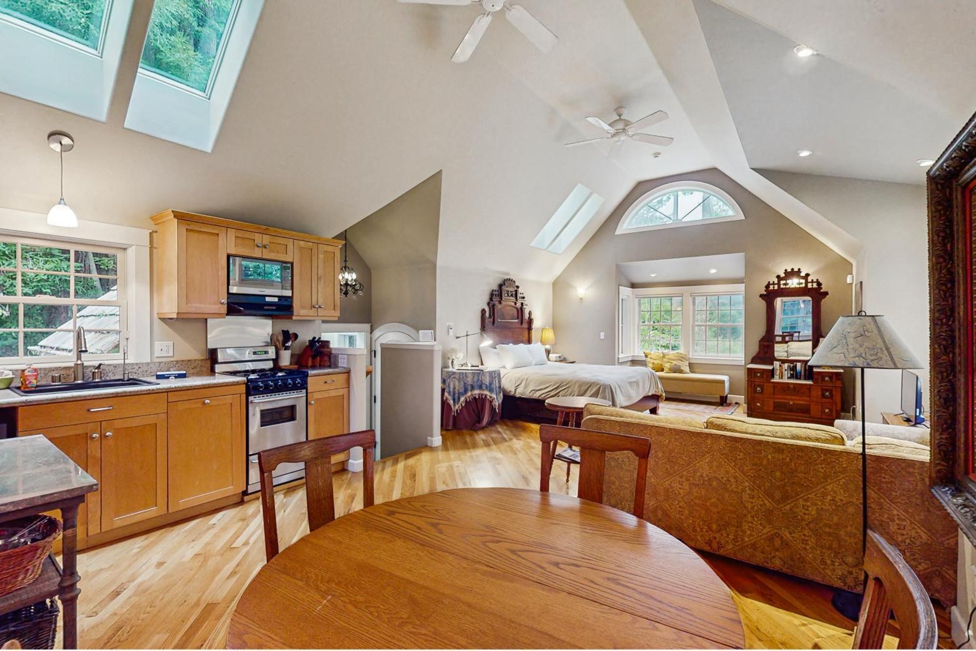Serene Redwood Retreat アーケータ エクステリア 写真