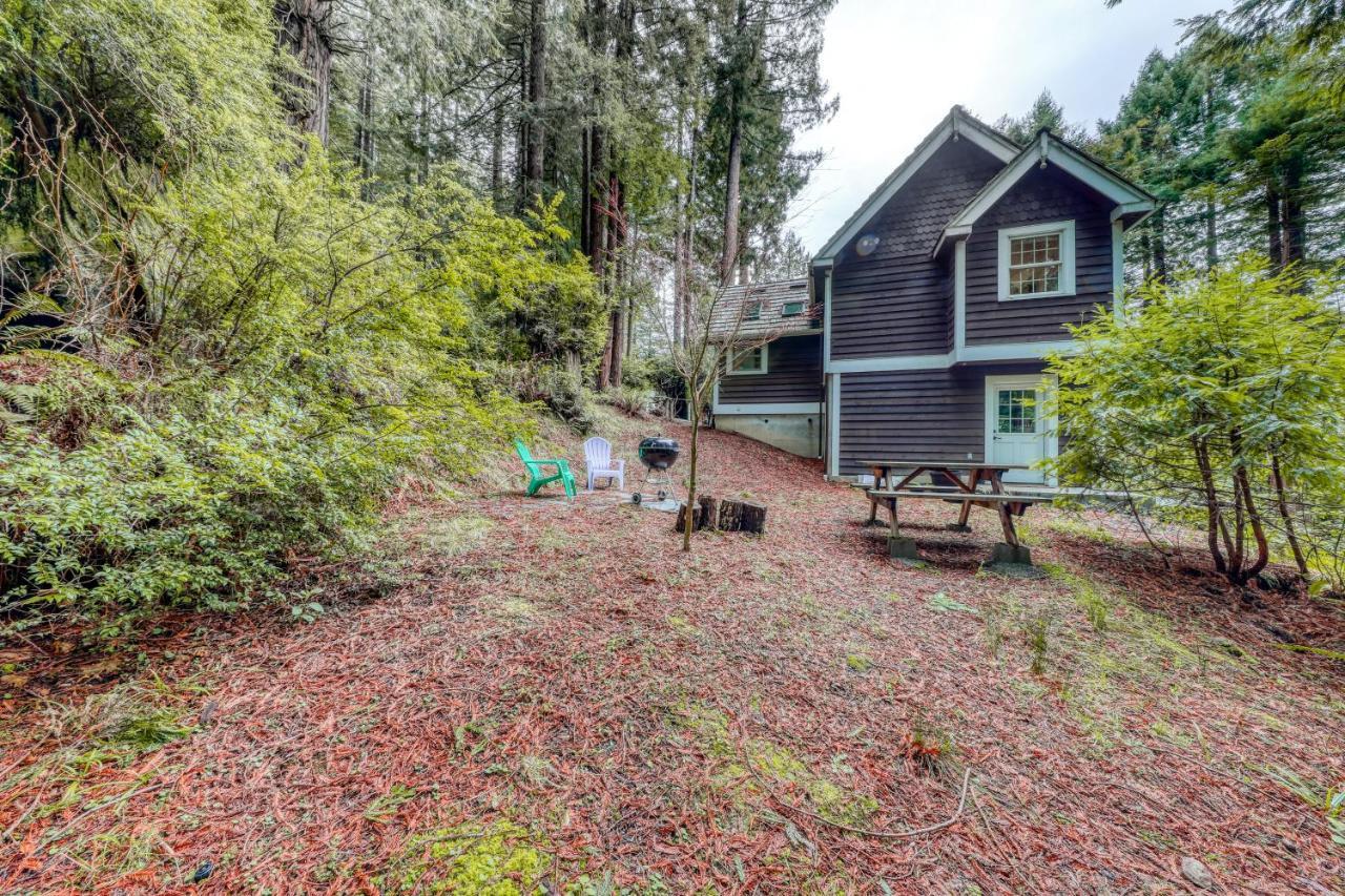 Serene Redwood Retreat アーケータ エクステリア 写真